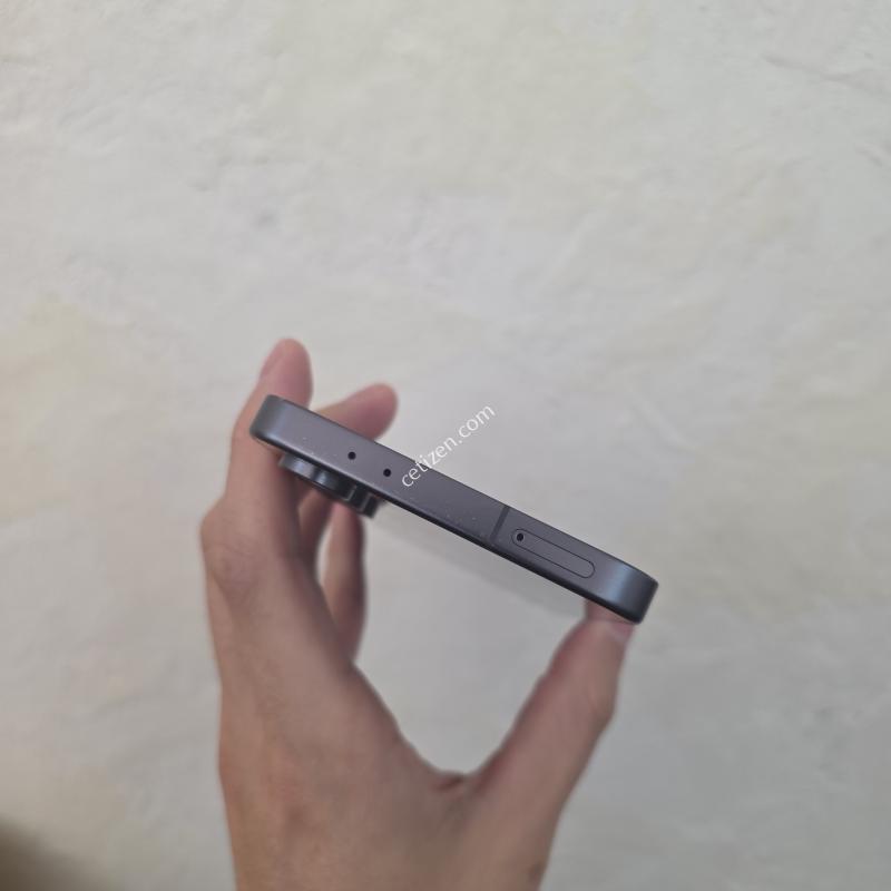 S24FE 블랙색상