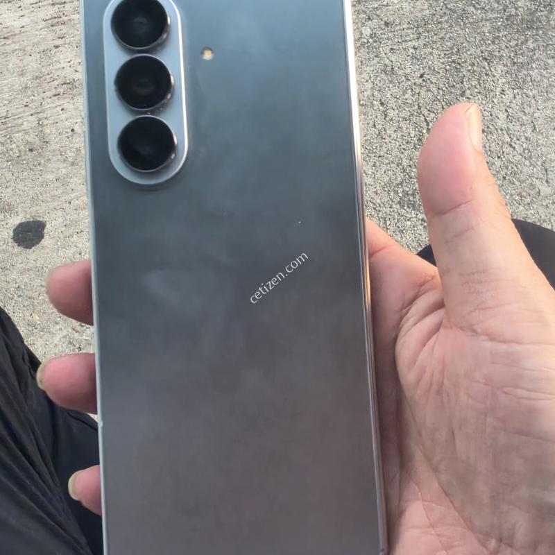 폴드7 512 실버색상 팝니다