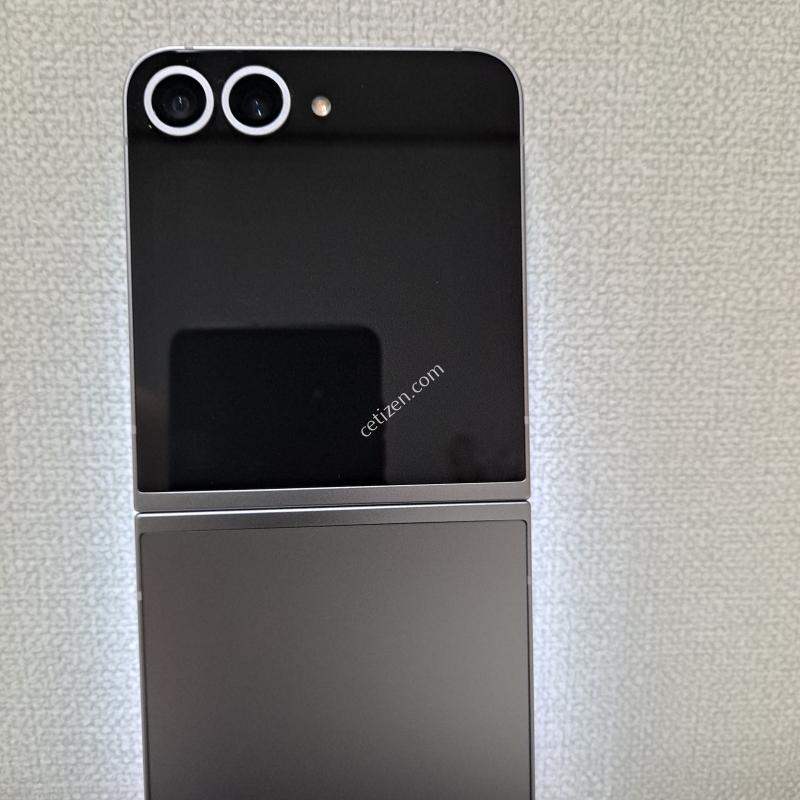 갤럭시 Z플립6 256GB 실버