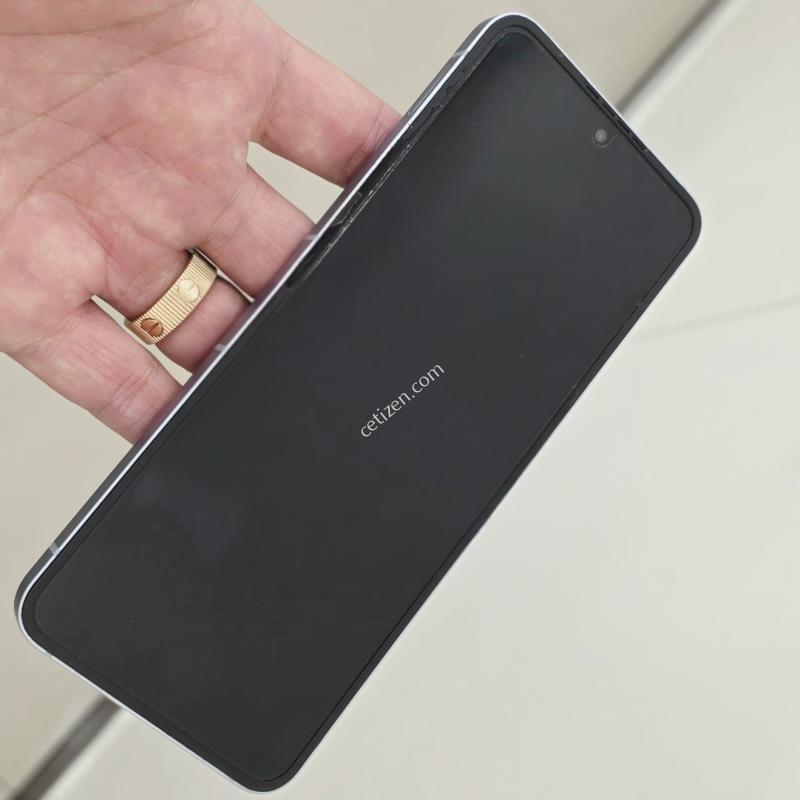 갤럭시 Z플립6 아이스블루 256GB 깨끗한폰 판매